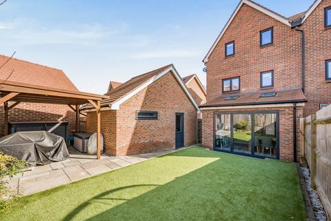 4 bedroom semi-detached house for sale, Ambler Drive, Reading RG2