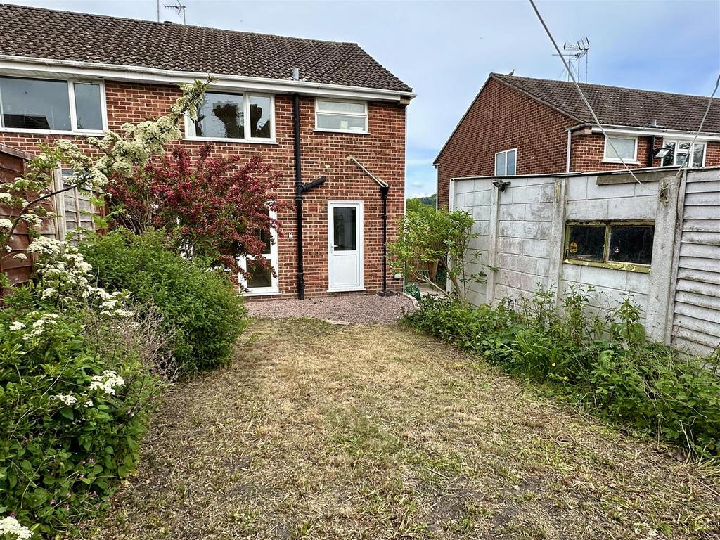 Garden to house