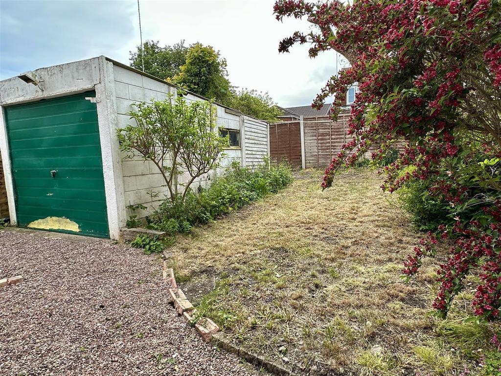 Garden &amp; garage