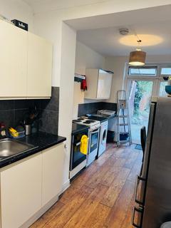 1 bedroom in a house share to rent, Lancelot Avenue, Wembley HA0