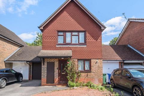 3 bedroom link detached house for sale, Juniper Road,  Farnborough , GU14