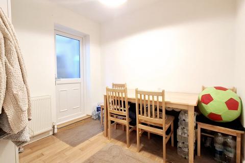 2 bedroom flat to rent, Deacon Road, London NW2