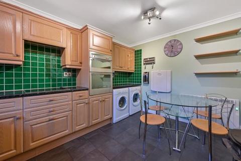 2 bedroom flat for sale, Epsom Road, Guildford, Surrey, GU1