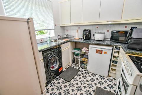 2 bedroom flat for sale, Hardwicke Place, London Colney