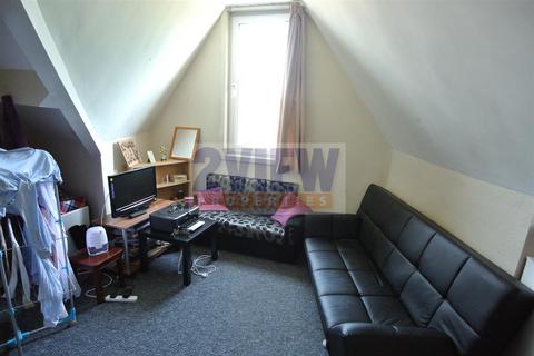 1 bedroom flat to rent, Flat 9 - 9a The Crescent, Hyde Park, Leeds