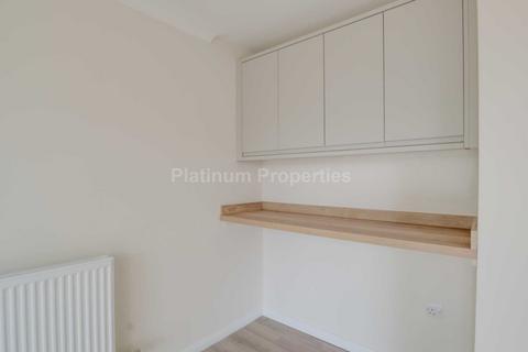 3 bedroom terraced house to rent, Apthorpe Way, Cambridge