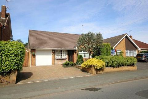 2 bedroom detached bungalow to rent, Ham Lane, Stourbridge