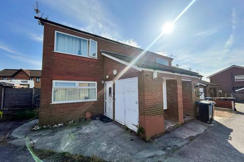 2 bedroom flat for sale, Birchall Green, Stockport