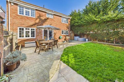 4 bedroom detached house for sale, Gainsborough Place, Aylesbury HP19