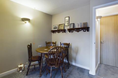 1 bedroom apartment for sale, Richmond Court, Towcester, NN12