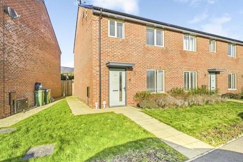 2 bedroom end of terrace house for sale, Boulton Road, Aylesbury HP22