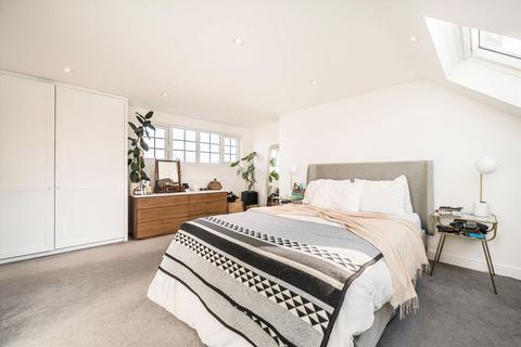 4 bedroom house for sale, Michelham Gardens, Strawberry Hill TW1