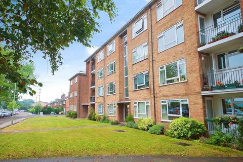 Flat 13, Thatcham Court High Road, London, N20 9QU