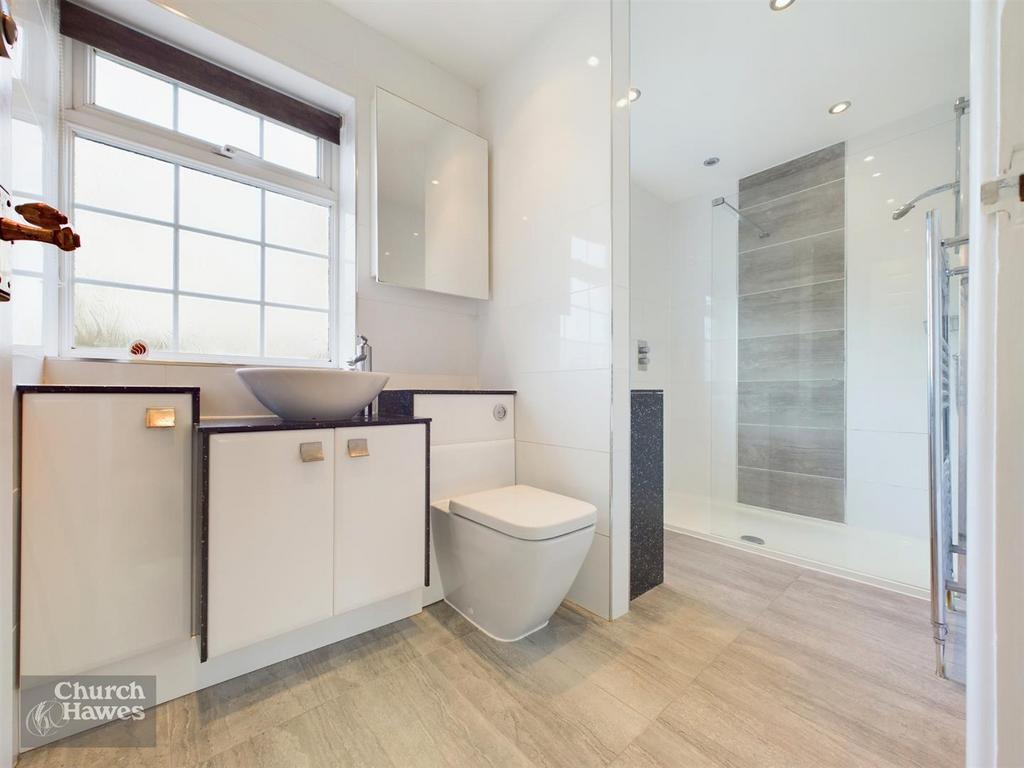 Ensuite1.jpg