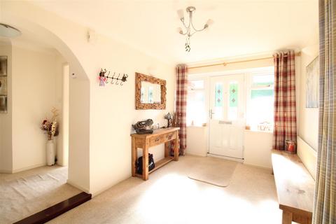 4 bedroom detached house for sale, Chingford Close, Stourbridge