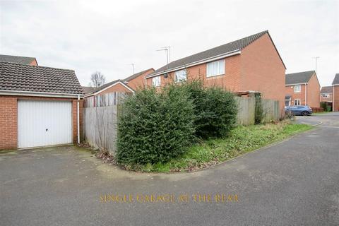 2 bedroom terraced house for sale, Crome Close, Wellingborough