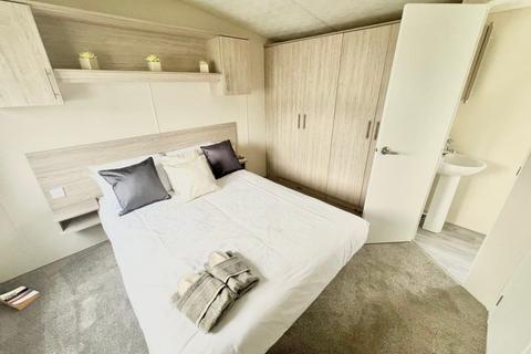 2 bedroom static caravan for sale, Oaklands Holiday Park