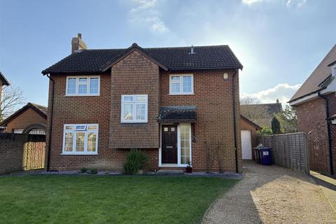 4 bedroom detached house to rent, Docklands, Pirton, Hitchin