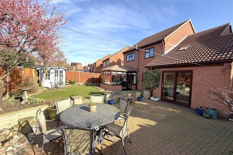 5 bedroom detached house for sale, Faraday Avenue, Stretton DE13