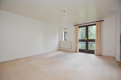 2 bedroom apartment for sale, Sawyers Hall Lane, Brentwood
