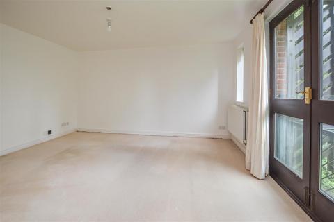 2 bedroom apartment for sale, Sawyers Hall Lane, Brentwood