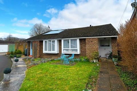 2 bedroom bungalow to rent, Elsdon Road, Woking GU21