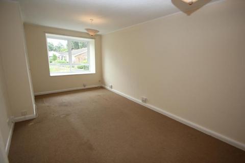 2 bedroom bungalow to rent, Elsdon Road, Woking GU21