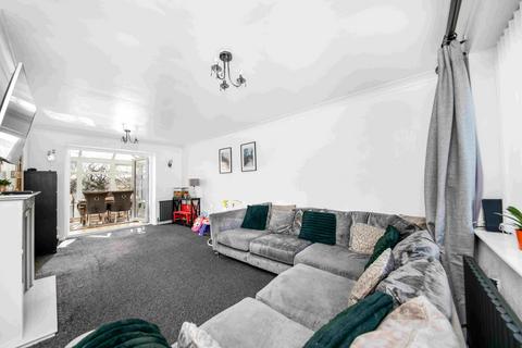 3 bedroom semi-detached house for sale, Woodedge Avenue, Huddersfield HD5