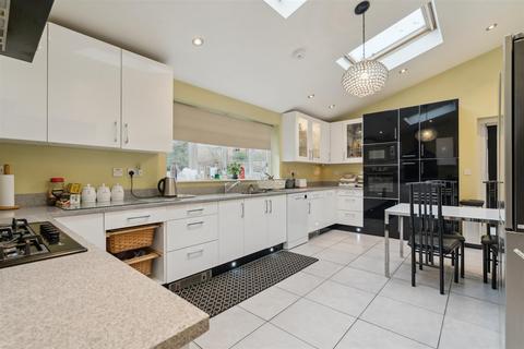 6 bedroom detached house for sale, Tudor Gardens, Stony Stratford, Milton Keynes