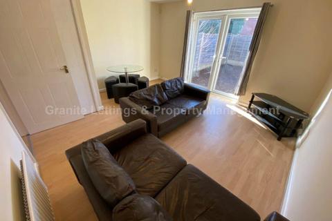 3 bedroom end of terrace house for sale, Heron Street, Hulme, Manchester, M15 5PR