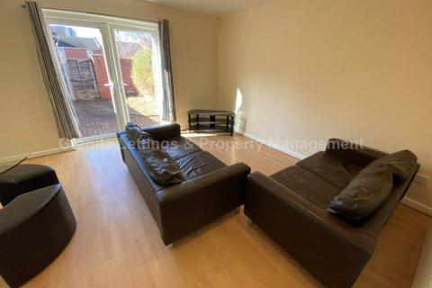 3 bedroom end of terrace house for sale, Heron Street, Hulme, Manchester, M15 5PR