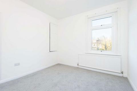 2 bedroom house for sale, Pulleyns Avenue, London E6