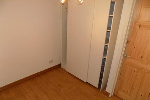 1 bedroom flat to rent, Dehavilland Close, Northolt, Middlesex