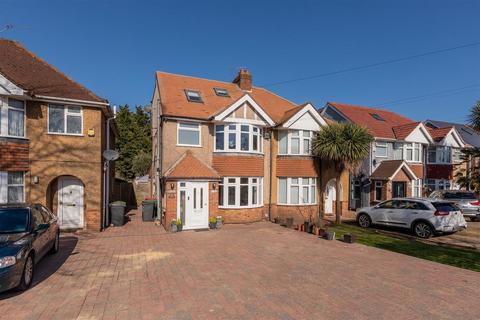 4 bedroom detached house for sale, Shaggy Calf Lane, Slough