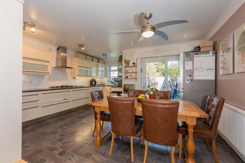 4 bedroom detached house for sale, Shaggy Calf Lane, Slough