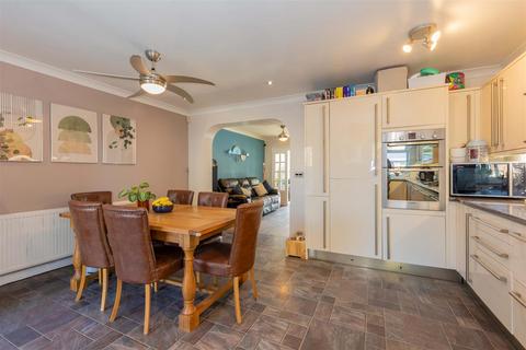 4 bedroom detached house for sale, Shaggy Calf Lane, Slough