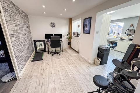 5 Calshot Place, Calcot, Reading, RG31 7DA