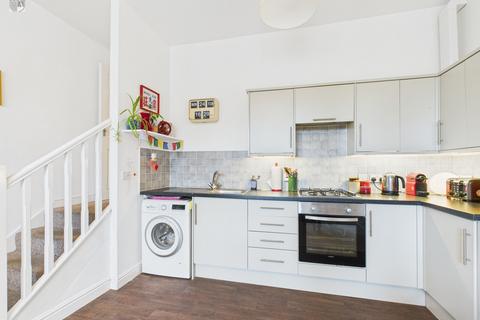 2 bedroom flat for sale, Stramongate, Kendal LA9