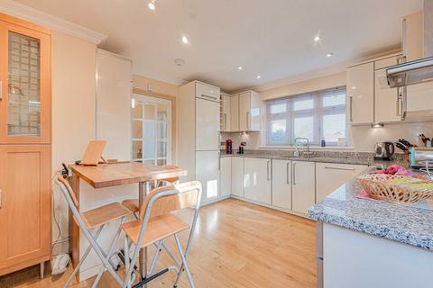 4 bedroom detached house for sale, Chase Gardens, Westcliff-on-sea, SS0