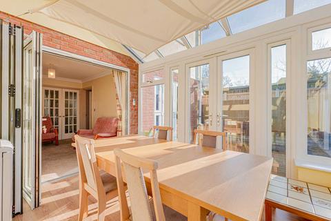 3 Chase Gardens, Westcliff-on-sea, SS0 0RS