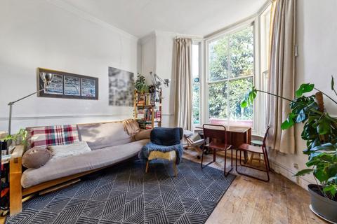 2 bedroom flat for sale, Amhurst Road, London E8