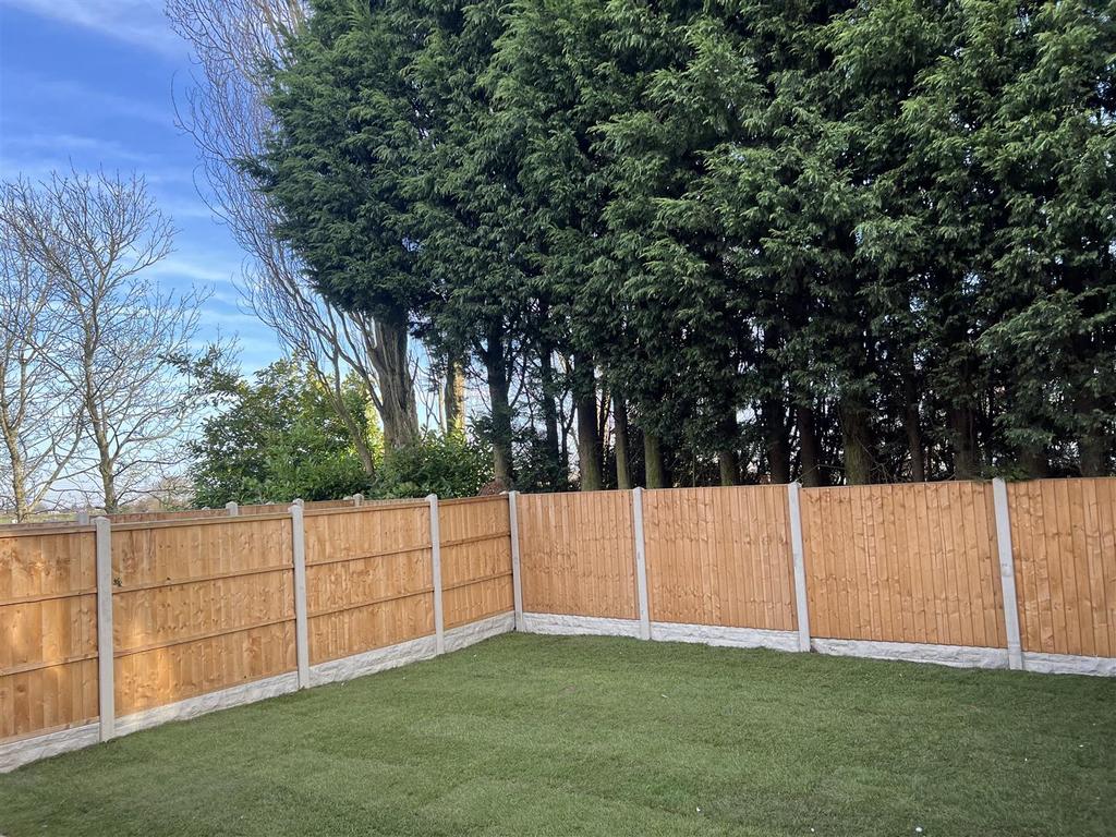 Plot 8 garden.jpeg