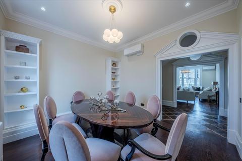 2 bedroom flat for sale, Wilton Crescent, Belgravia, London, SW1X