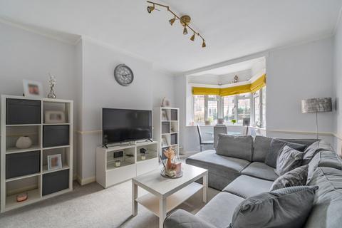 2 bedroom flat for sale, Church Street, Walton-On-Thames, Surrey, KT12