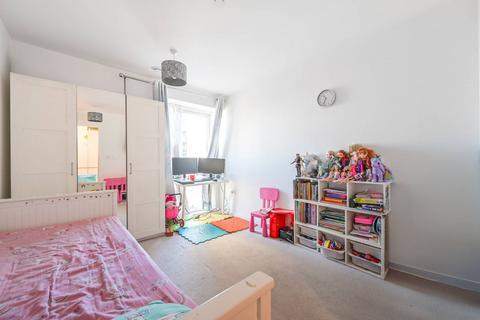 2 bedroom flat to rent, Effra Gardens, E16, Canning Town, London, E16