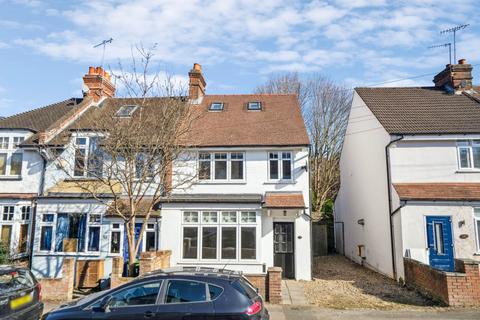 3 bedroom end of terrace house for sale, Vale Road, Bushey