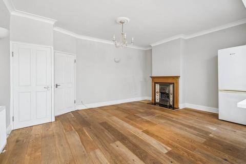 3 bedroom end of terrace house for sale, Vale Road, Bushey