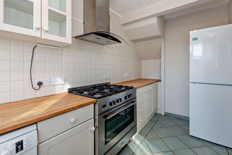 2 Garfield Place, Windsor, SL4 3BT
