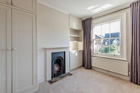 2 Garfield Place, Windsor, SL4 3BT
