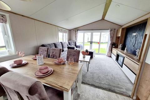 2 bedroom static caravan for sale, Seawick Holiday Park